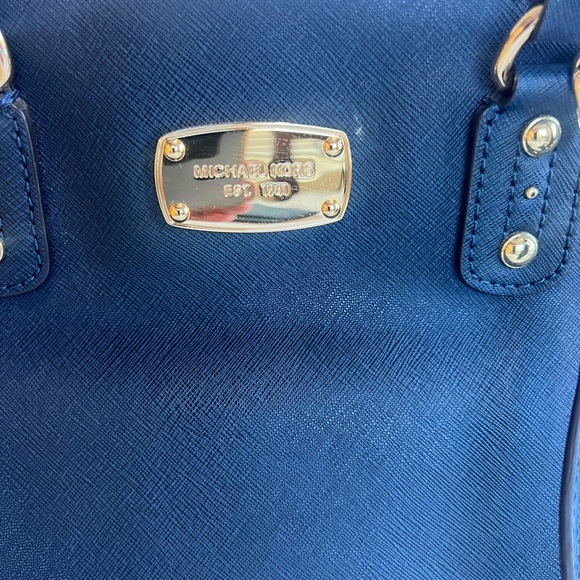 Michael Kors navy blue bag - Picture 4 of 13